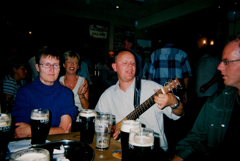 Vi ble lokale helter på stedet.. En gjeng nordmenn som kunne flere irske sanger enn de fleste tilstedet i puben.