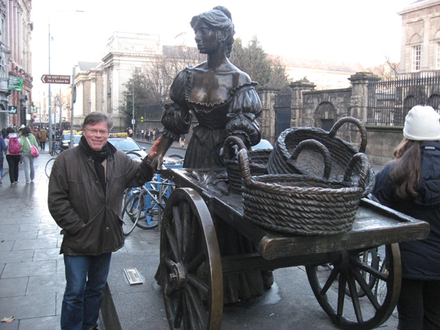 In Dublin's fair city, where girls are so pretty I first set my eyes on sweet Molly Malone.